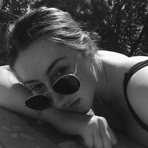 Meet your Posher, Kim